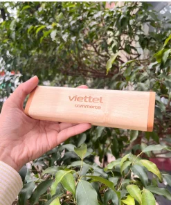 Hộp bút gỗ khắc tên